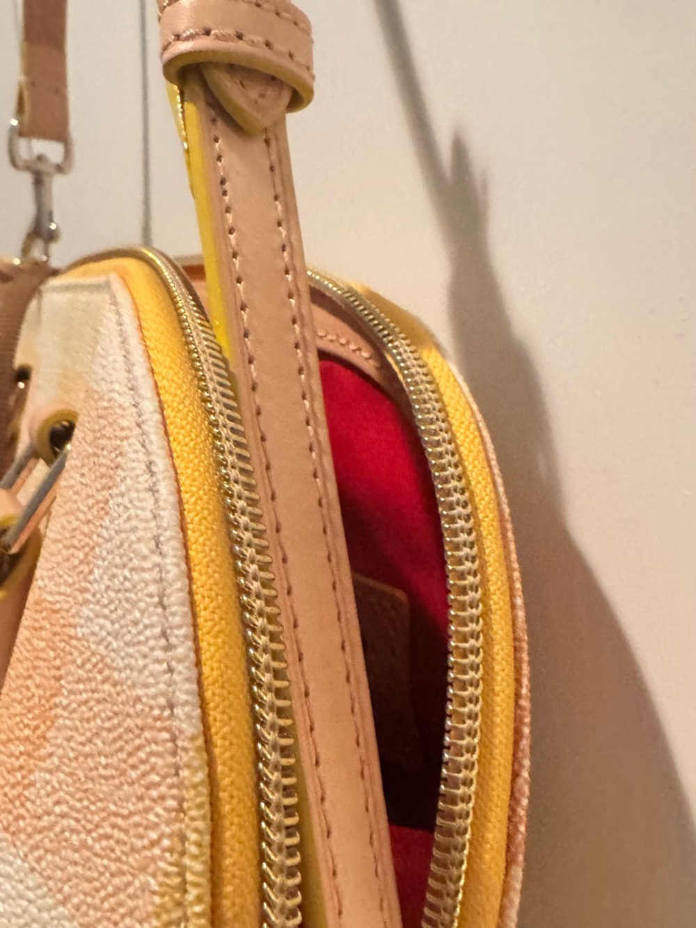 Dooney & Bourke..Women’s Checked Satchel Bag in Peach and Yellow NWOT - Picture 11 of 12